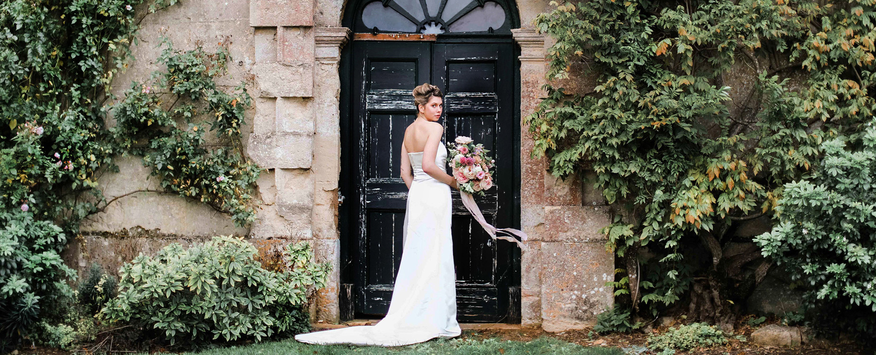 Exclusive hire Oxfordshire country house wedding venue